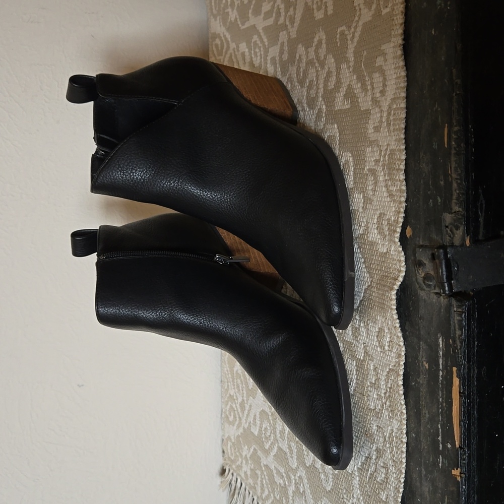 Yellow Box Capriana cut out bootie